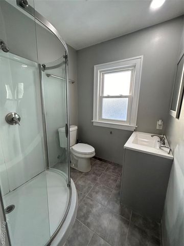 1005 Emerson Avenue, Pontiac, MI 48340