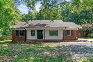 711 E John Street, Matthews, NC 28105