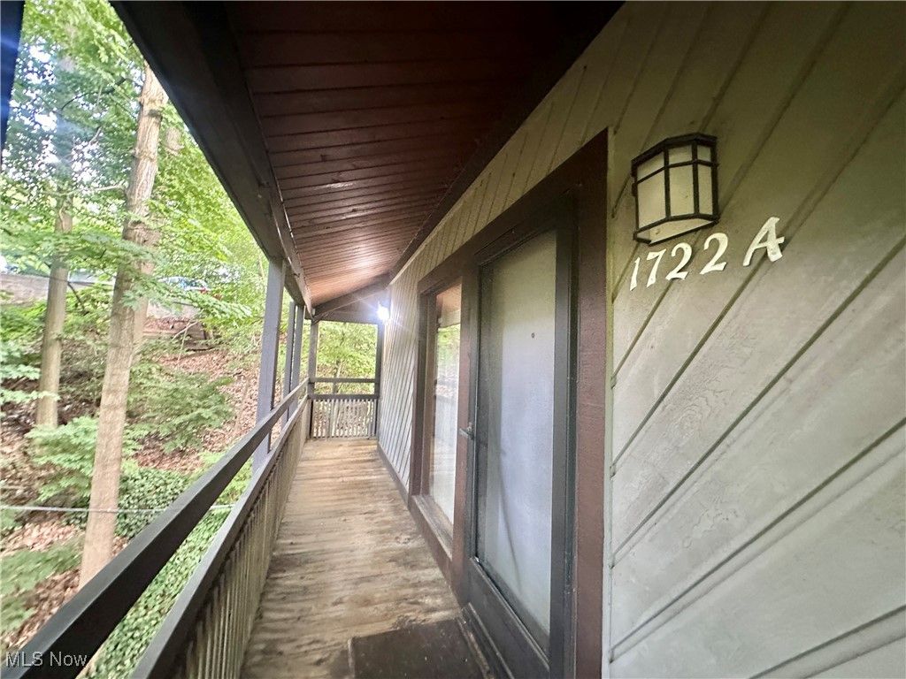 1722 Treetop Trail 15, Akron, OH 44313