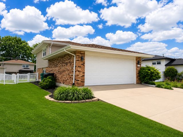 16755 Oleander Avenue, Tinley Park, IL 60477