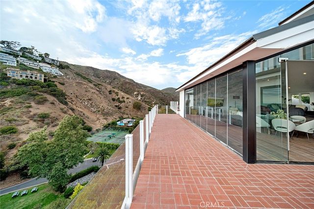 343 Emerald Bay, Laguna Beach, CA 92651