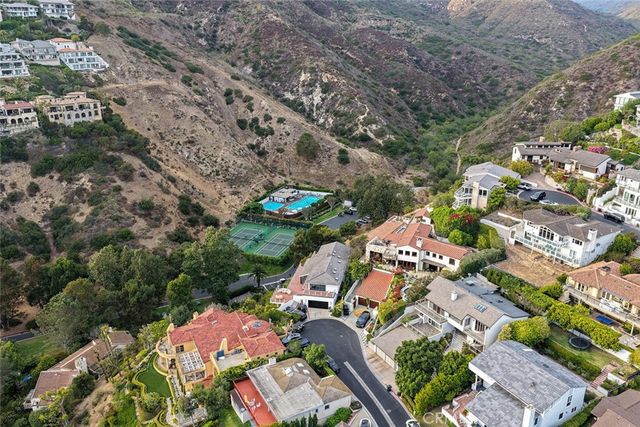 343 Emerald Bay, Laguna Beach, CA 92651