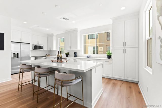 2548 Chamomile Ln, Carlsbad, CA 92008