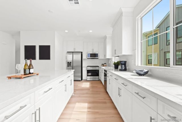 2548 Chamomile Ln, Carlsbad, CA 92008