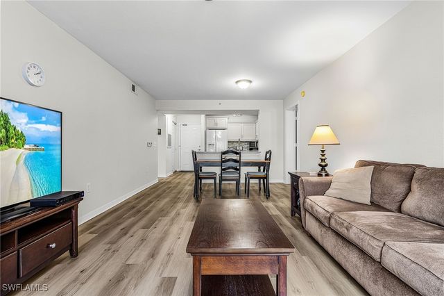 8284 Key Royal CIR 1324, Naples, FL 34119