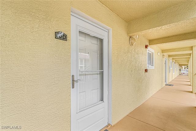 8284 Key Royal CIR 1324, Naples, FL 34119