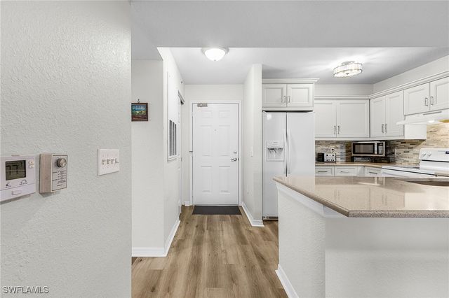 8284 Key Royal CIR 1324, Naples, FL 34119