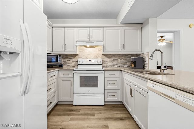 8284 Key Royal CIR 1324, Naples, FL 34119