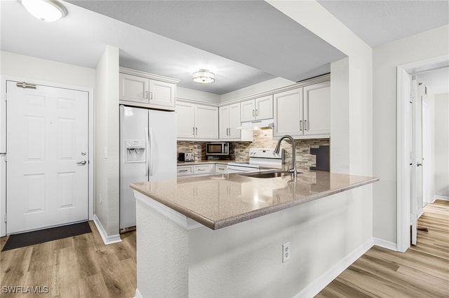 8284 Key Royal CIR 1324, Naples, FL 34119