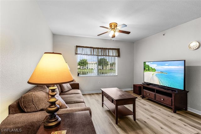 8284 Key Royal CIR 1324, Naples, FL 34119