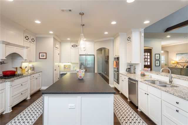 421 N Limestone Drive, Fayetteville, AR 72701