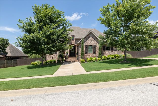 421 N Limestone Drive, Fayetteville, AR 72701