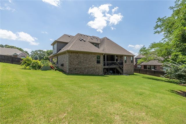 421 N Limestone Drive, Fayetteville, AR 72701