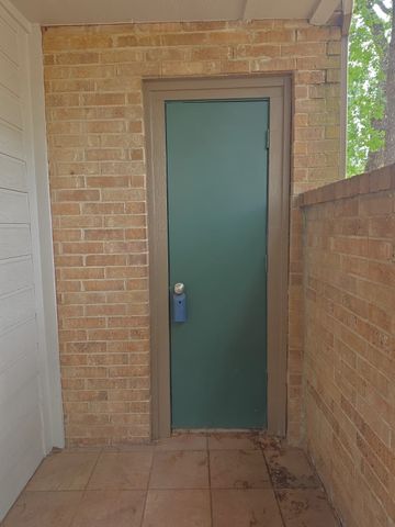 2304 Balsam Drive E107, Arlington, TX 76006
