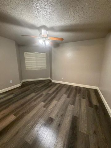 2304 Balsam Drive E107, Arlington, TX 76006