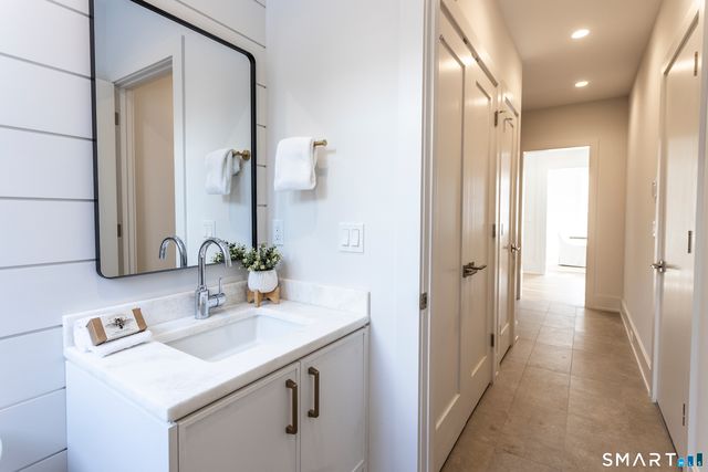 10 Wakenor Road, Westport, CT 06880