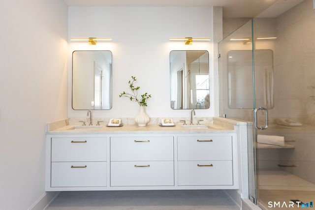 10 Wakenor Road, Westport, CT 06880