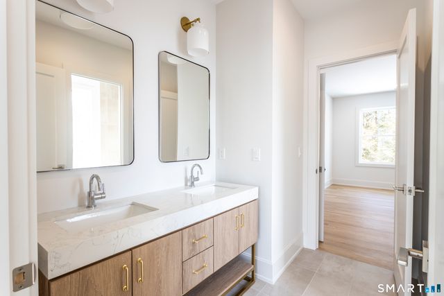 10 Wakenor Road, Westport, CT 06880