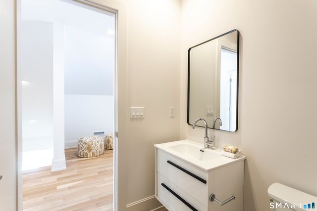 10 Wakenor Road, Westport, CT 06880