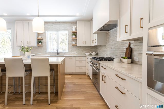 10 Wakenor Road, Westport, CT 06880