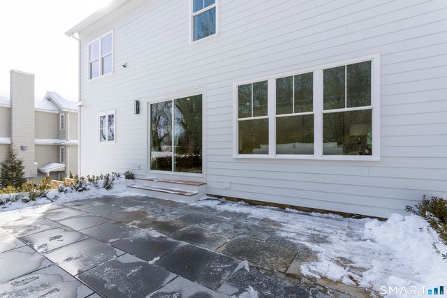 10 Wakenor Road, Westport, CT 06880