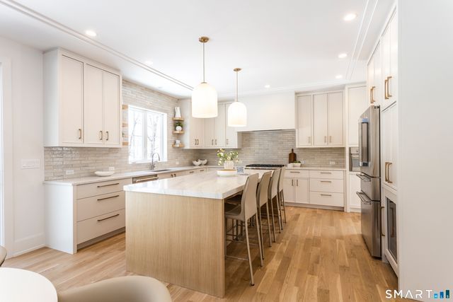 10 Wakenor Road, Westport, CT 06880