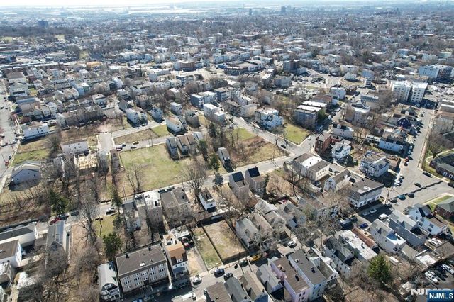 252 Ellis Avenue, Irvington, NJ 07111