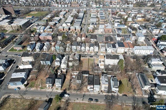 252 Ellis Avenue, Irvington, NJ 07111