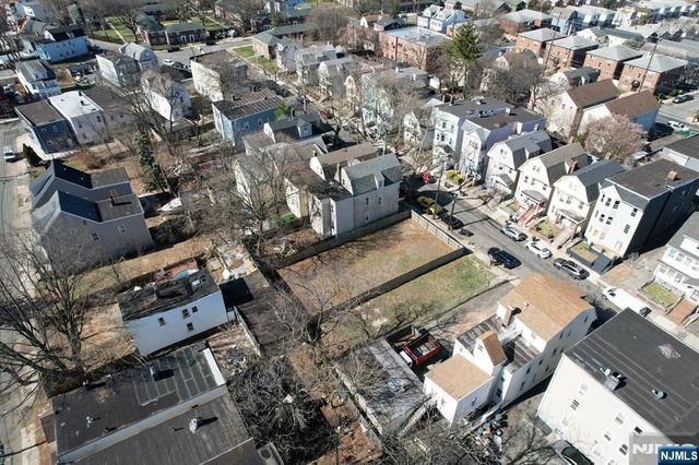 252 Ellis Avenue, Irvington, NJ 07111