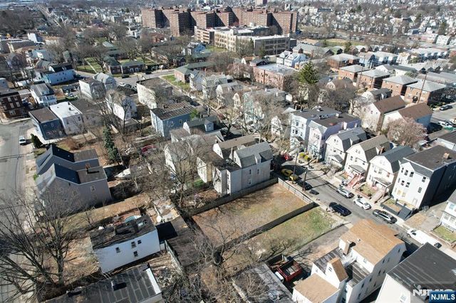 252 Ellis Avenue, Irvington, NJ 07111