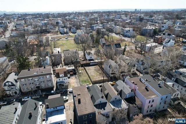 252 Ellis Avenue, Irvington, NJ 07111