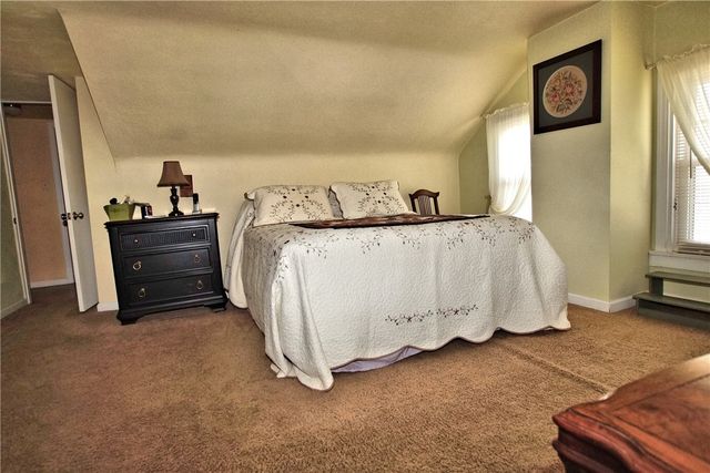 2369 Harrow Road, Upper St Clair, PA 15241