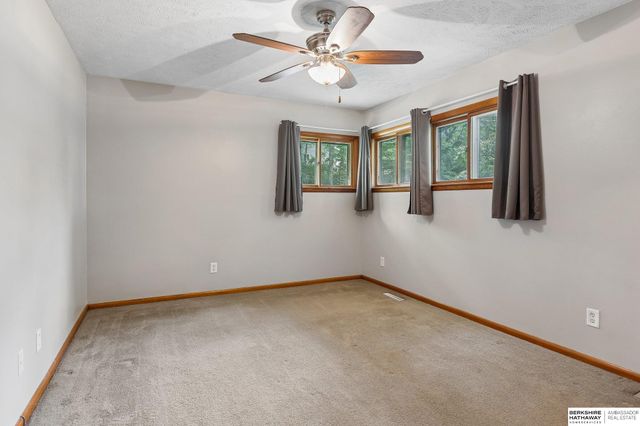 9704 N 31st Street, Omaha, NE 68112