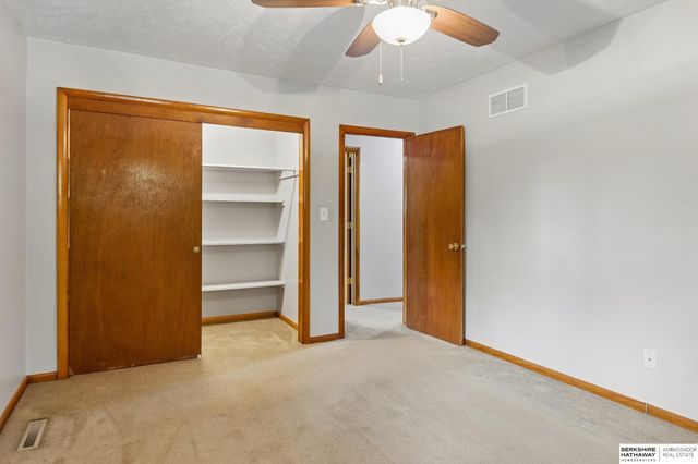 9704 N 31st Street, Omaha, NE 68112