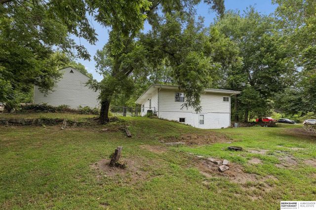 9704 N 31st Street, Omaha, NE 68112