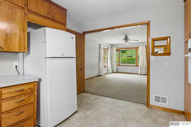 9704 N 31st Street, Omaha, NE 68112