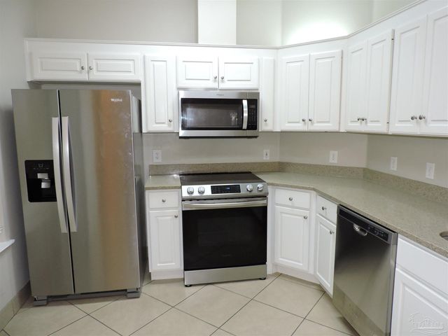 6423 Lake Charlene Ln, Pensacola, FL 32506