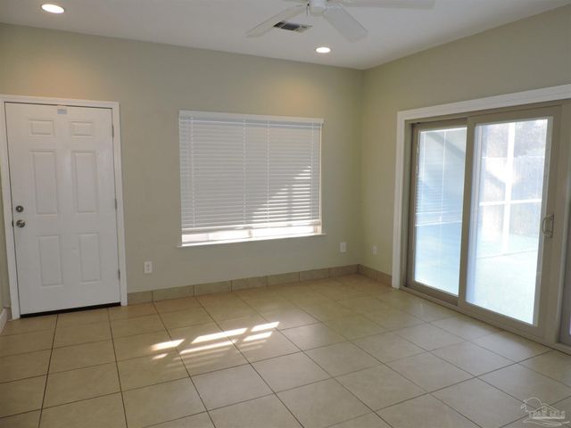 6423 Lake Charlene Ln, Pensacola, FL 32506