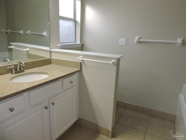 6423 Lake Charlene Ln, Pensacola, FL 32506