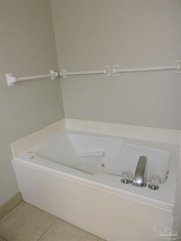 6423 Lake Charlene Ln, Pensacola, FL 32506