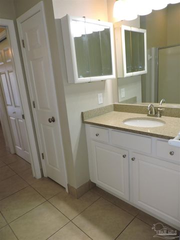 6423 Lake Charlene Ln, Pensacola, FL 32506