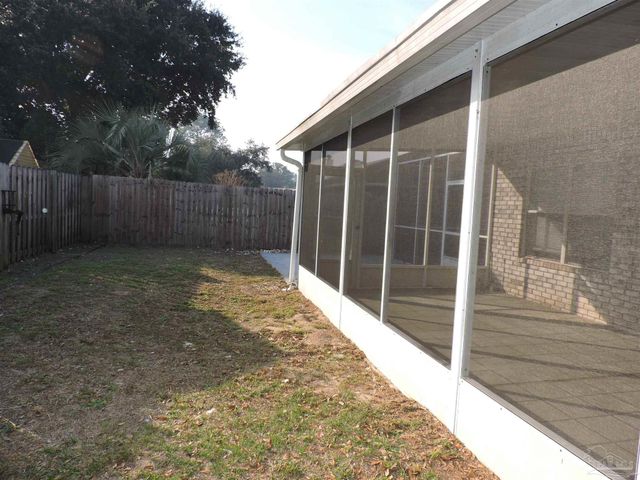 6423 Lake Charlene Ln, Pensacola, FL 32506