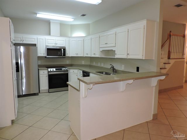 6423 Lake Charlene Ln, Pensacola, FL 32506