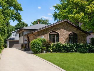 331 S 8TH Avenue, La Grange, IL 60525
