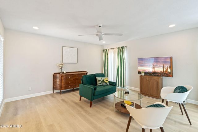 2 W GEORGIA Avenue 9, Phoenix, AZ 85013