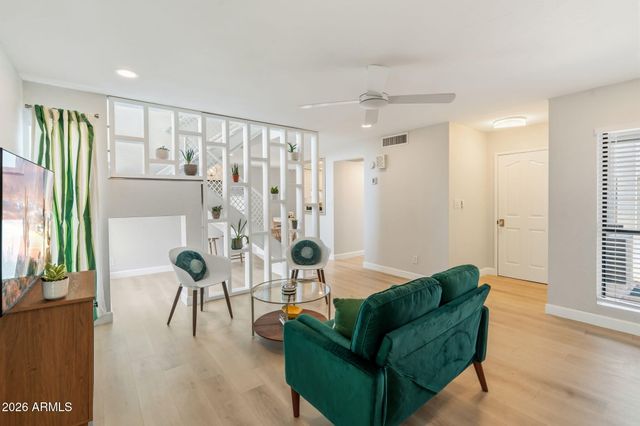2 W GEORGIA Avenue 9, Phoenix, AZ 85013