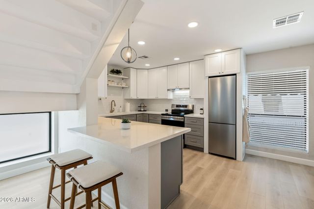 2 W GEORGIA Avenue 9, Phoenix, AZ 85013