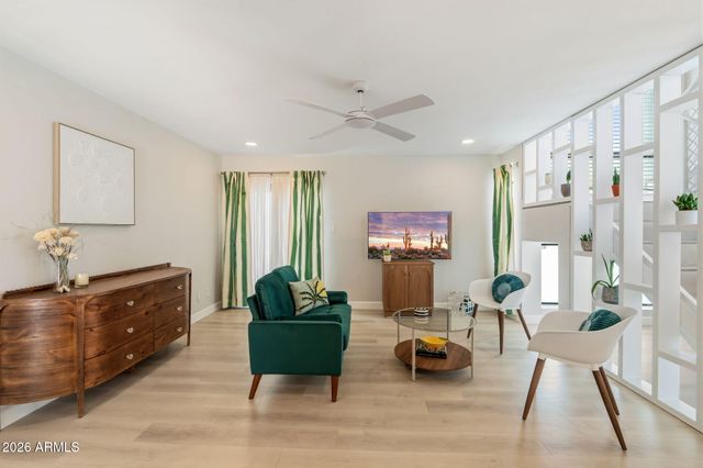 2 W GEORGIA Avenue 9, Phoenix, AZ 85013