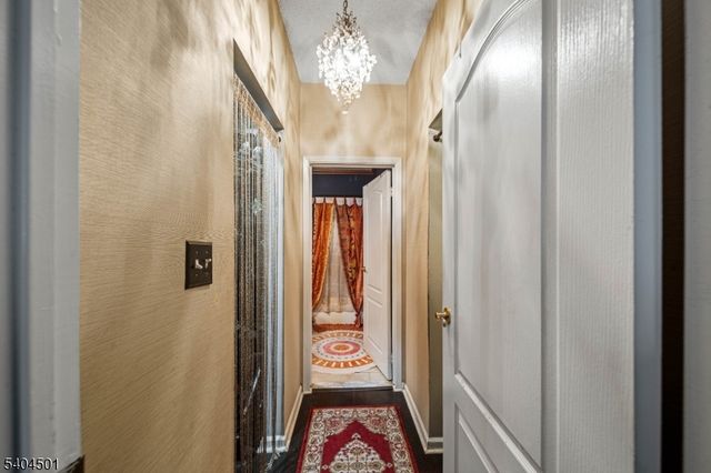 703 Brittany Dr, Wayne Twp., NJ 07470