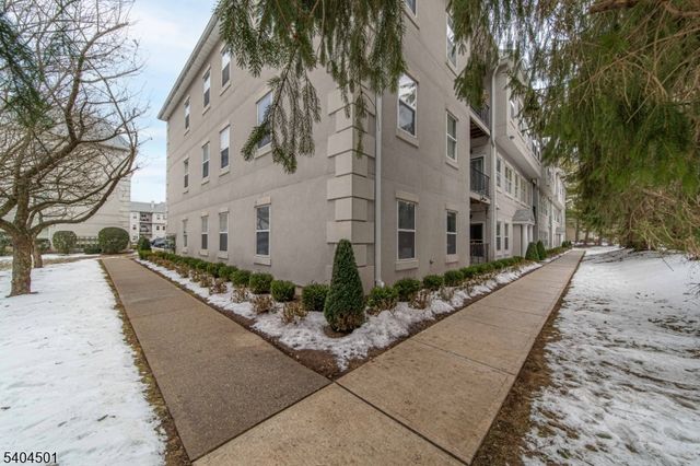 703 Brittany Dr, Wayne Twp., NJ 07470